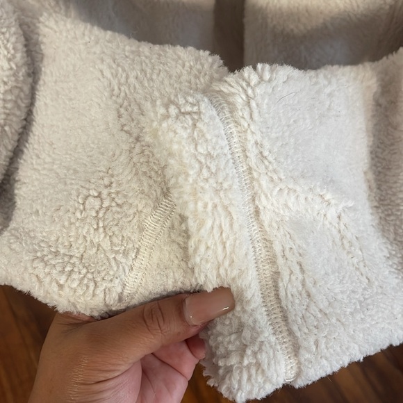 Off White/Cream Fleece/Sherpa North Face Jacket - Picture 4 of 6